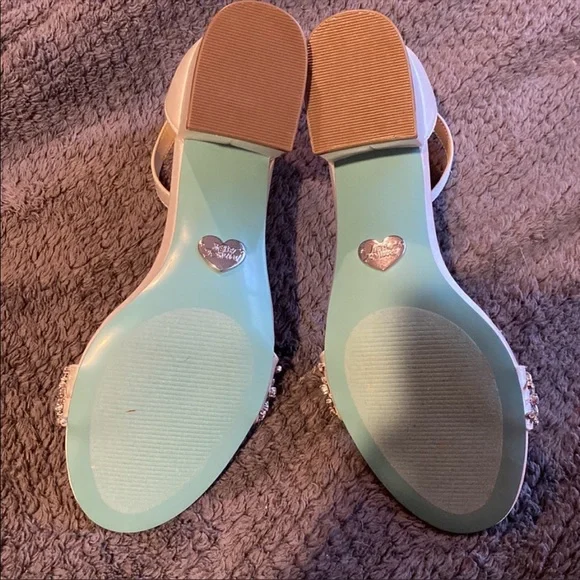 Betsy Johnson wedding shoes block heel - Picture 4 of 6